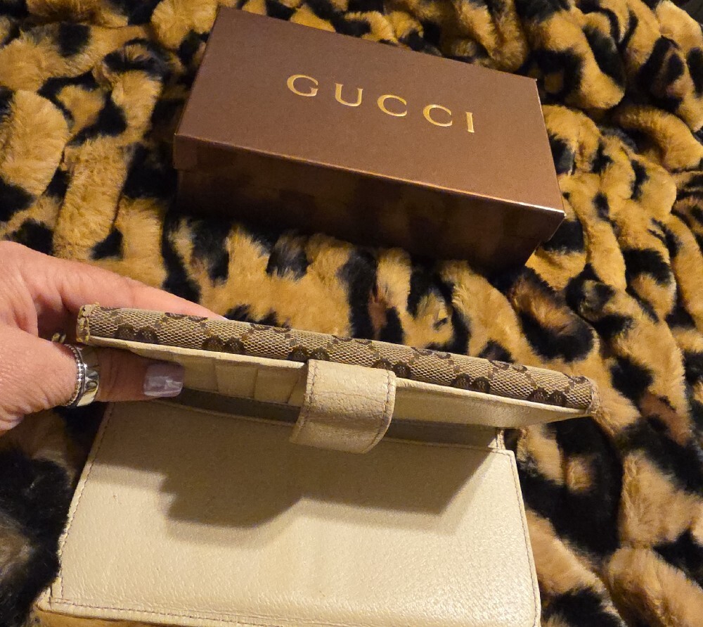 Gucci Beige GG Monogram Continental Wallet with Gold Accent - Picture 7 of 14